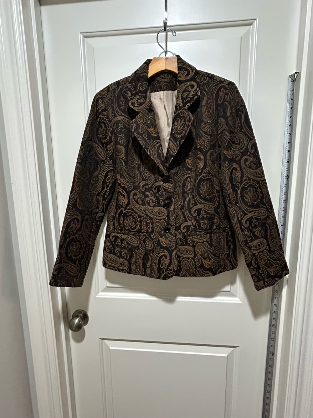 Cato’s Women's size 12 Brown Paisley Blazer Jacket. Like New. 3 buttons. Lined